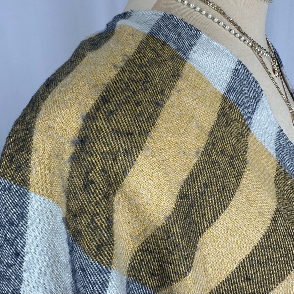 Poncho Sleeveless Wrap Shawl Tie‎ Closure OS Bold Plaid Lightweight Boho READ - Picture 8 of 12